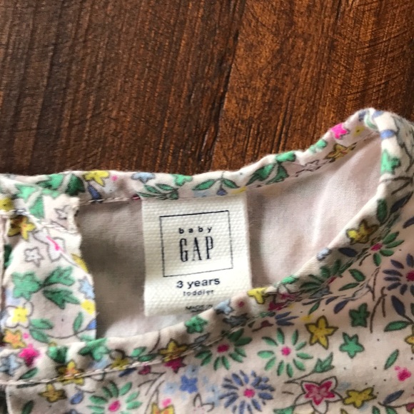 Baby gap size 3 cotton floral top - Picture 3 of 3